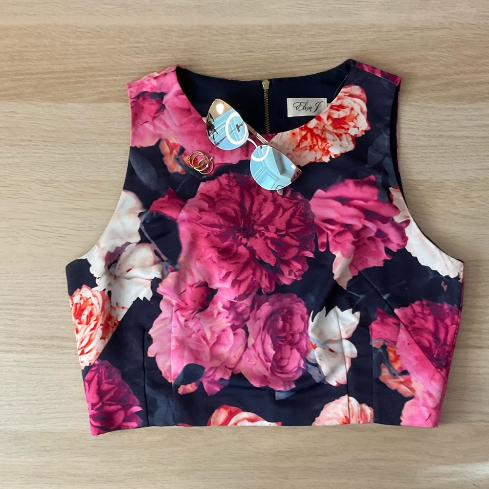 Cropped Zip Top